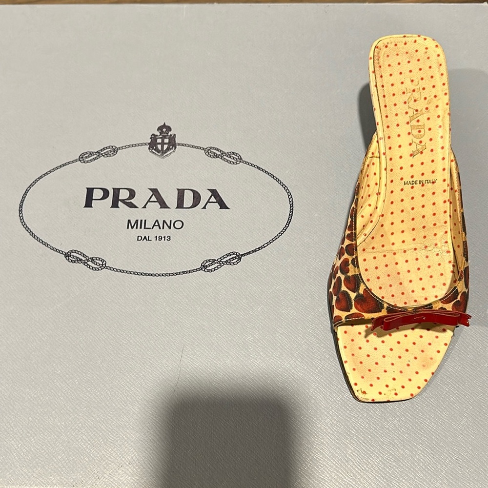Prada kitten heels- size 39 - super cute hearts. Perfect for a date.